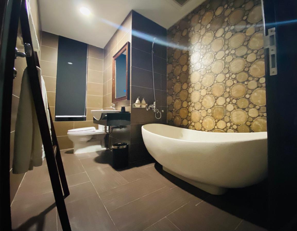 Highlight House Hotell Pleiku Exteriör bild